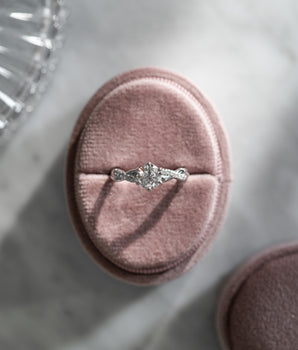 Elara Solitaire - Round